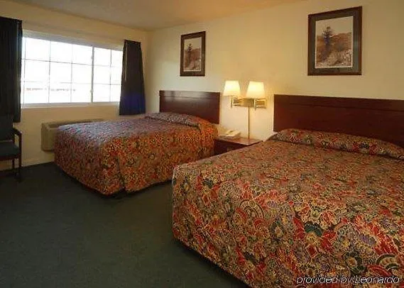 Rodeway Inn 2*