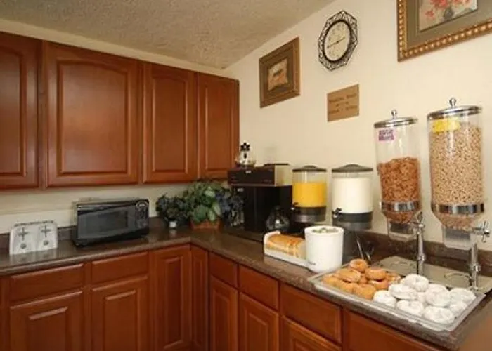 Rodeway Inn 2*
