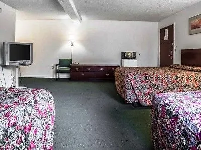Inn Rodeway 2*